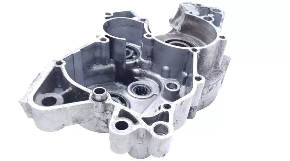 Carter moteur central gauche Yamaha DT125LC 1987 n°16 Réf : 10V-15111-01-00