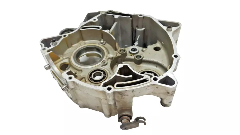 Carter moteur central gauche Yamaha YBR 125 2009 Réf : 5VL-W1510-11