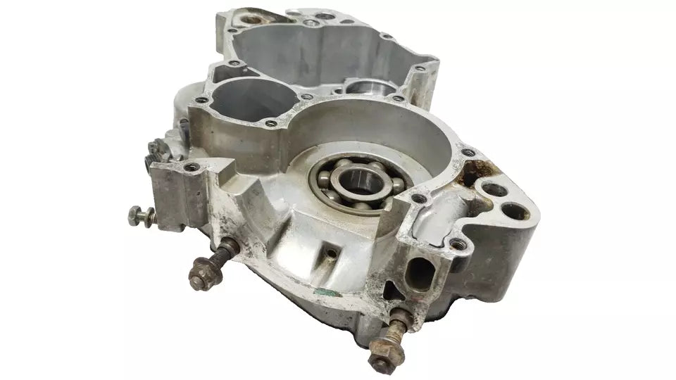 Carter moteur central droit Yamaha DT125R 1999 n°2 Réf : 3BN-15121-04-00