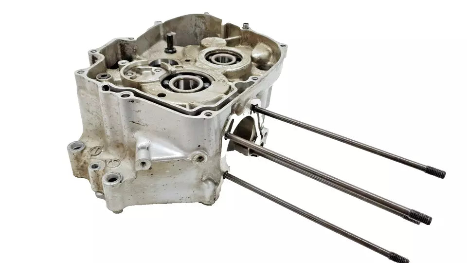 Carter moteur central D Honda CM 125 Custom 1992 Réf : 11100-402-731