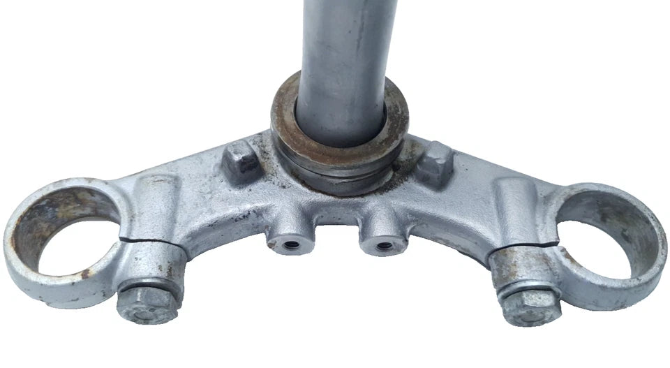 Té de fourche inférieur Yamaha TZR 50 2008 n°4 Réf : 5WXF33400000