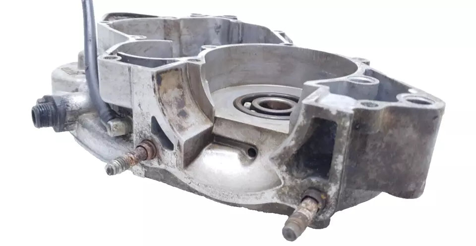 Carter moteur central droit Yamaha DT125LC 1987 n°17 Réf : 10V-15121-02-00