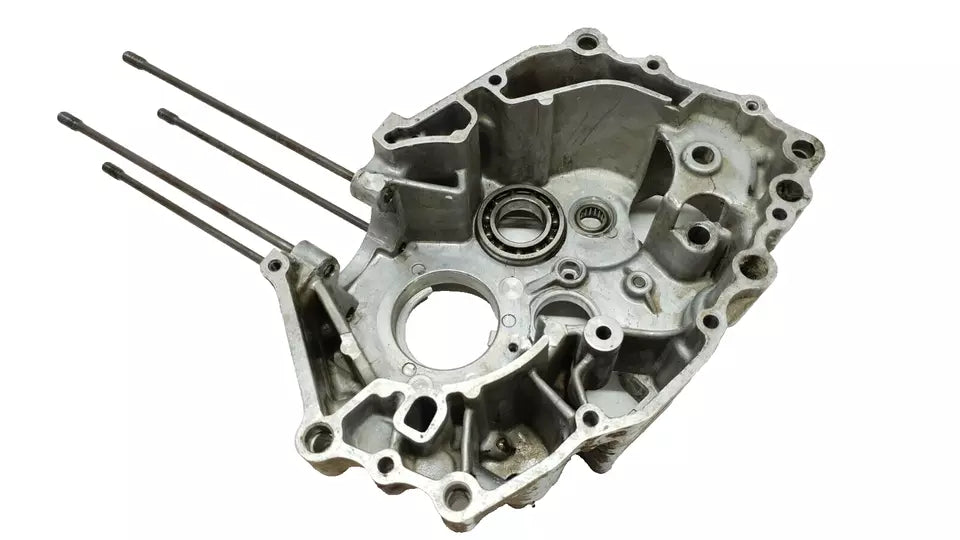 Carter moteur central droit Honda CB125T 1978 Réf : 11100-399-000