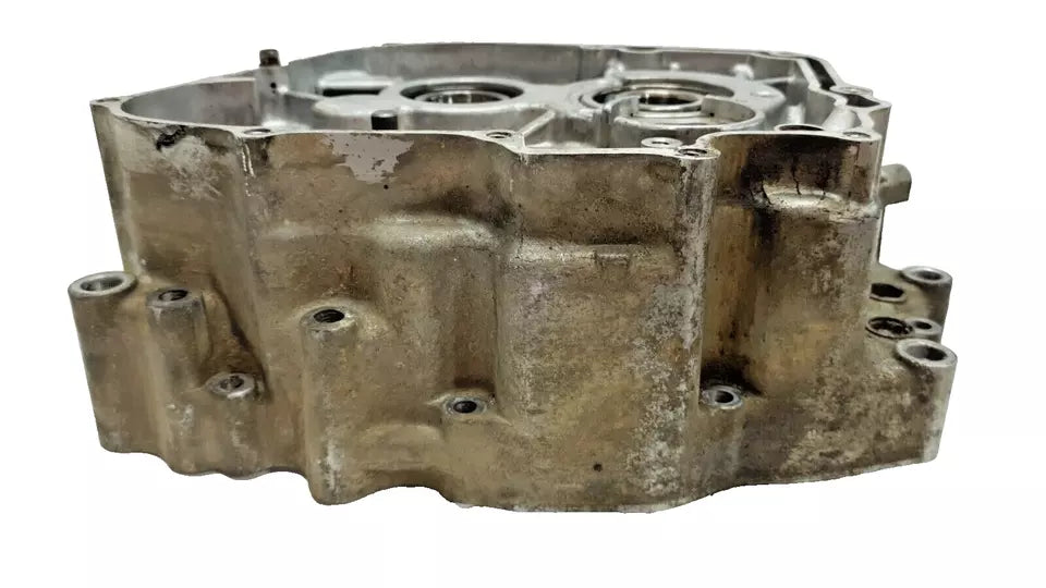 Carter moteur central droit Honda CM 125 T 1978-1981 n°3 Réf : 11100-399-000