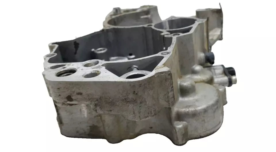 Carter moteur central droit Yamaha DT125R 1990 Réf : 3NC-E5159-00-00