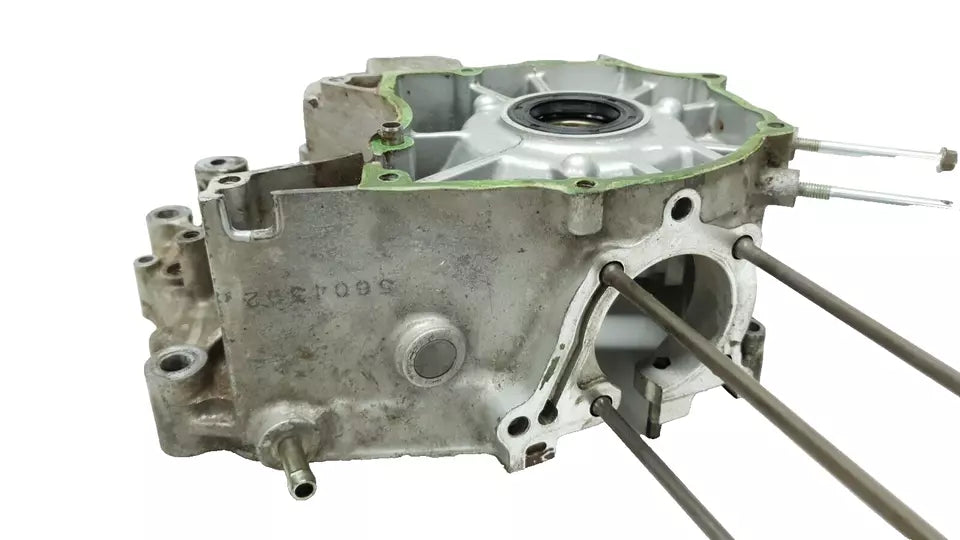 Carter moteur central gauche Honda CM 125 Custom 1985 Réf : 11200-KC2-000