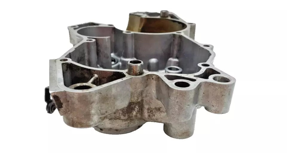 Carter moteur central gauche Yamaha DT125LC 1982 10V