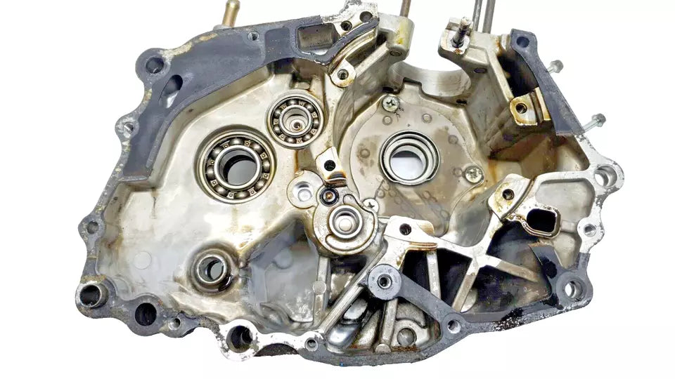 Carter moteur central G Honda CM 125 Custom 1987 Réf : 11200-KC2-000
