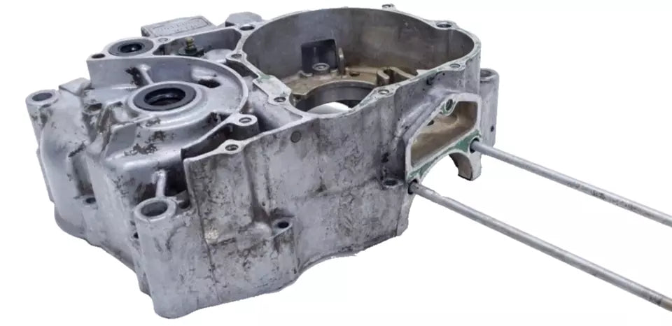 Carter moteur central gauche Honda CLR 125 CityFly 2000 Réf : 11200-KCN-010