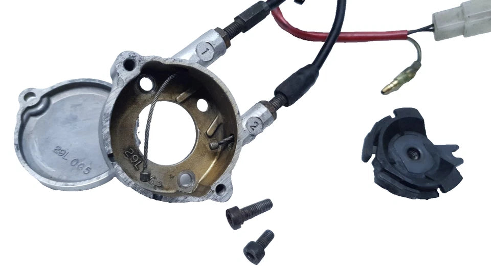 Servo-moteur Yamaha DT125R 1997 n°2 Réf : 3MB858200000