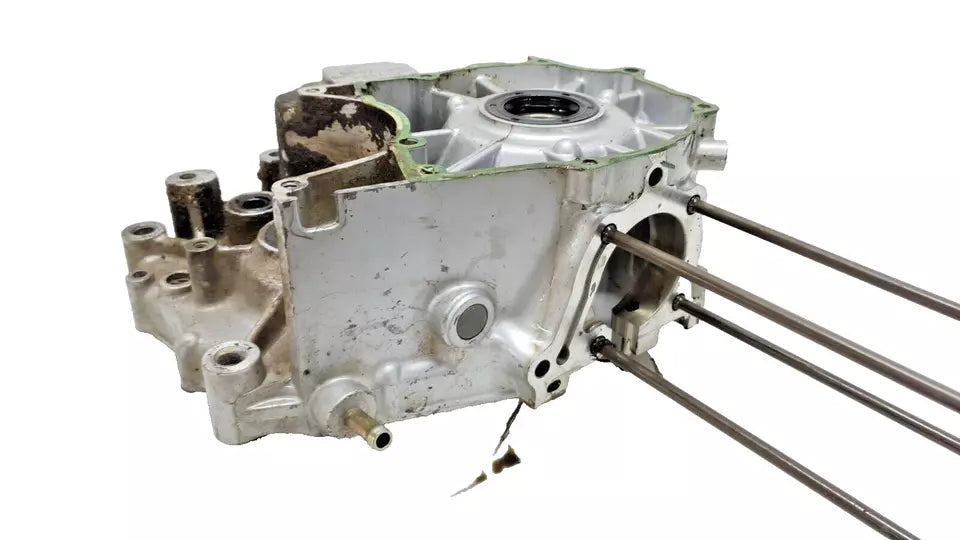 Carter moteur central G Honda CM 125 Custom 1992 Réf : 11200-KC2-770