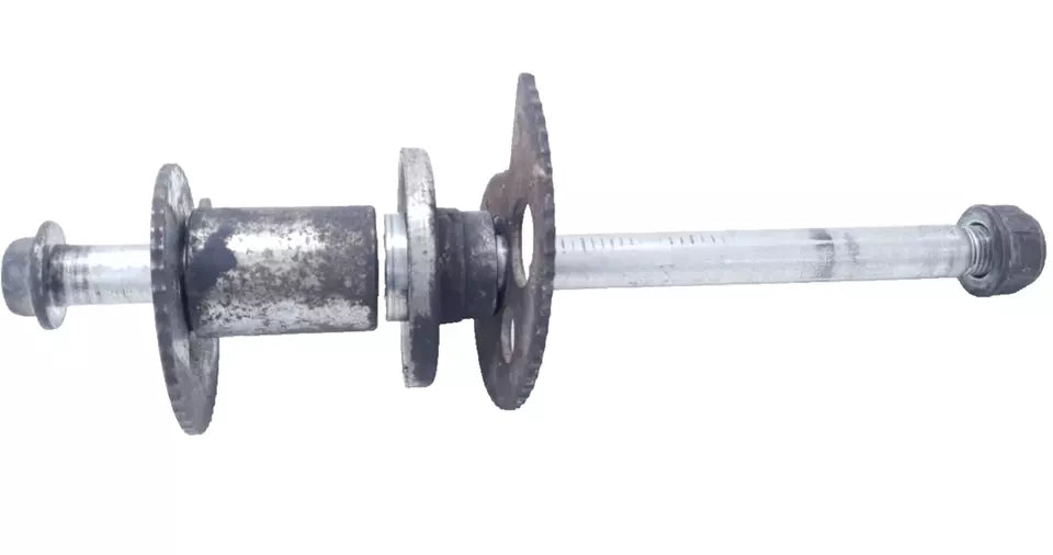 Axe de roue arrière Honda CLR 125 CityFly 2000 Réf 42301-KB9-960