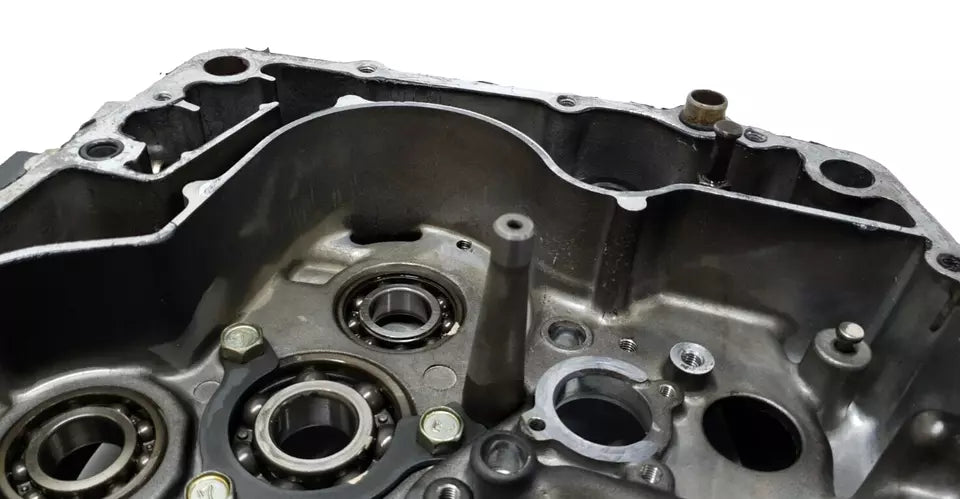 Carter moteur central droit Suzuki 600 DR 1989 Réf : 11300-14A05-000