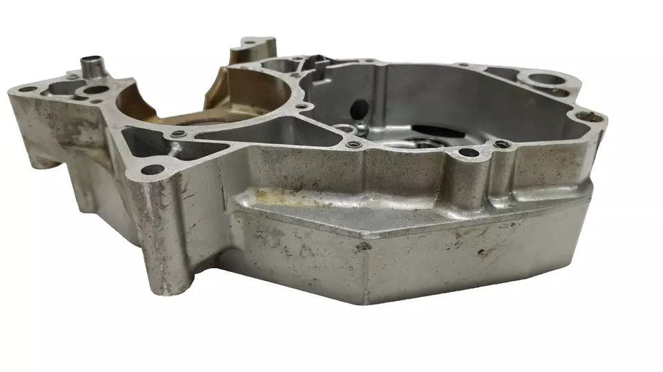 Carter moteur central droit Suzuki TSR 125 1990 Réf : 11300-03D00-000