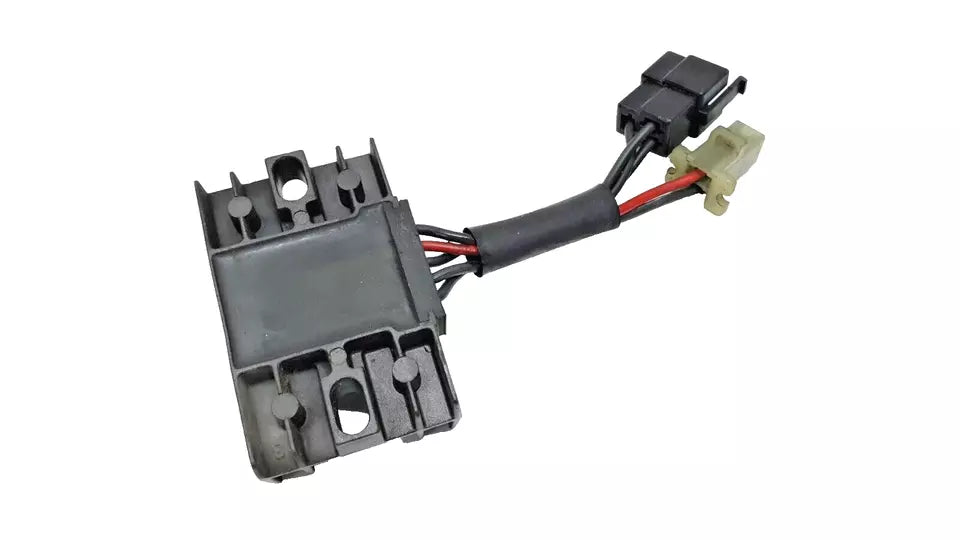 Régulateur de tension Suzuki GN 125 2001 Réf : 32800-29B00-000