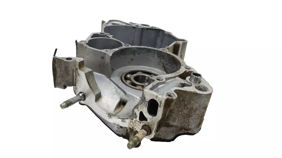 Carter moteur central droit Yamaha DT125R 1990 Réf : 3NC-E5159-00-00