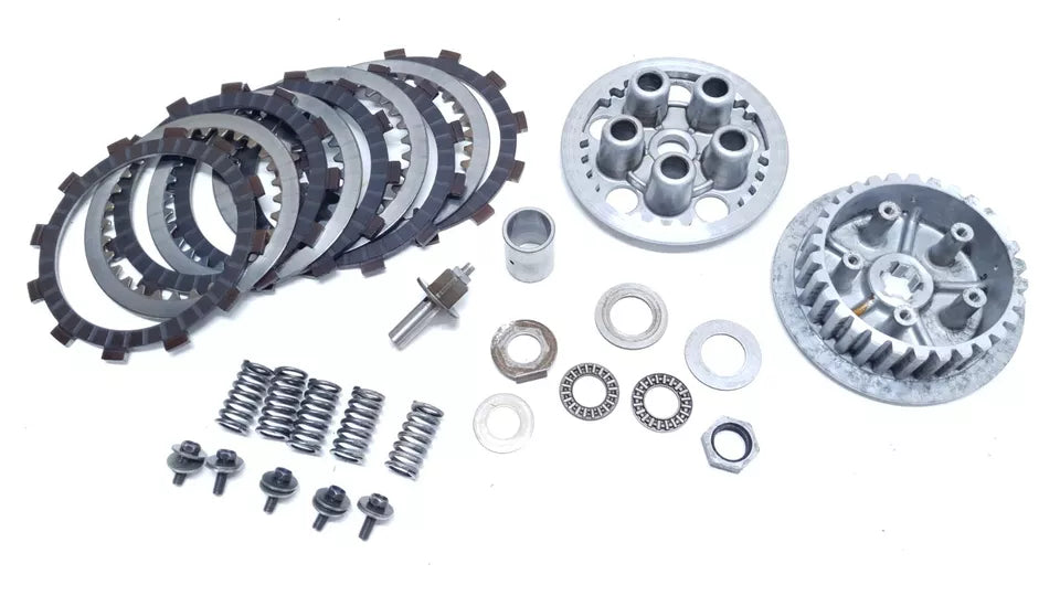 Embrayage incomplet Suzuki 125 DR 1985 n°2 Réf : 21200-44813-000