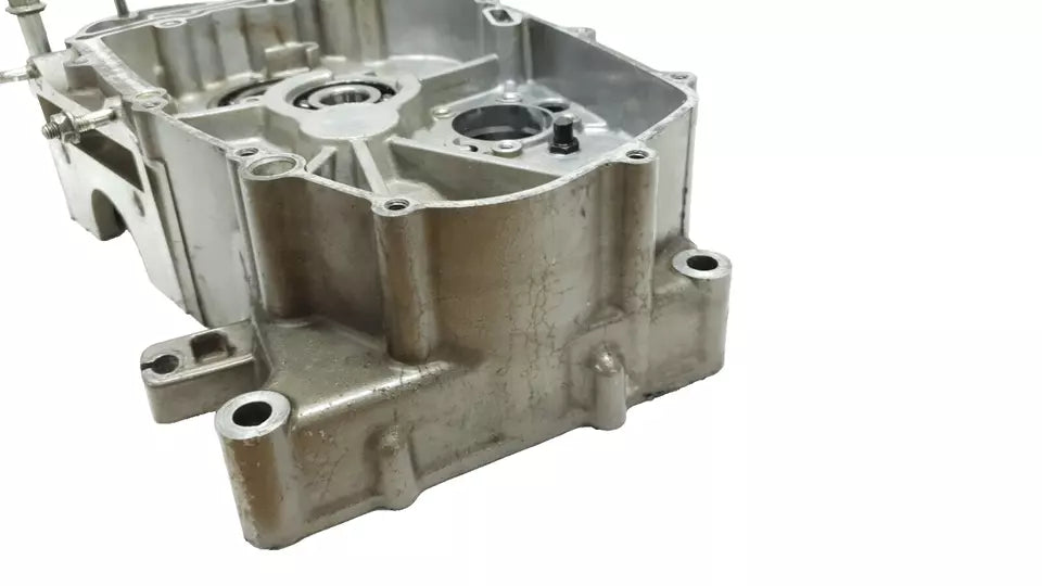 Carter moteur central droit Hyosung Comet GT 125 2003