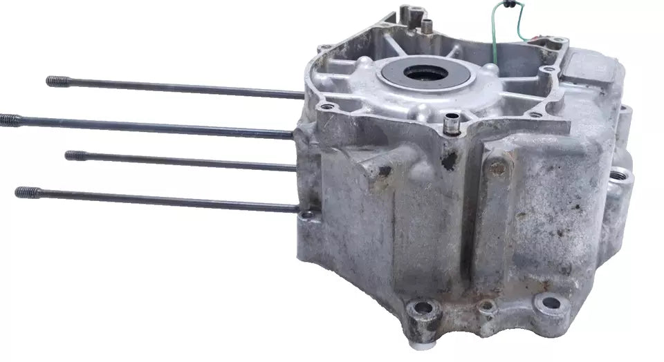 Carter moteur central gauche Honda CB 125T 1980 n°2 Réf 11200-399-000