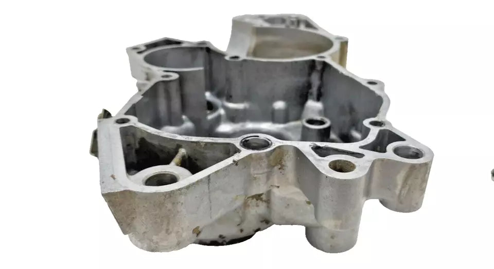 Carter moteur central gauche Yamaha DT125LC 1987 n°5 Réf : 10V-15111-01-00