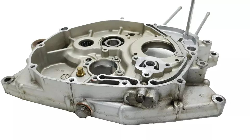 Carter moteur central droit Suzuki GN125 1982-2001 Réf : 11300-05305-000