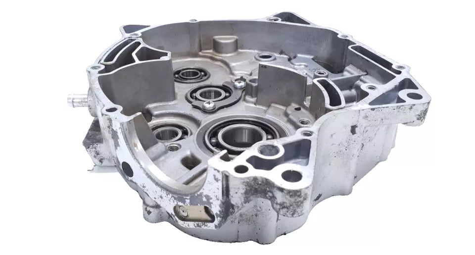 Carter moteur central droit Yamaha YBR 125 2005 n°2 Réf : 5VL-E5121-01-00