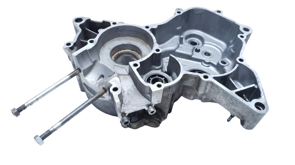 Carter moteur central gauche Yamaha TZR 50 2008 n°3 Réf : 5WXE51501000