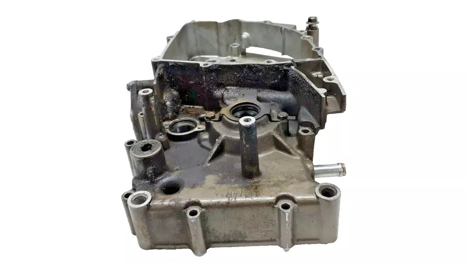 Carter moteur central gauche Hyosung Comet GT 125 2006