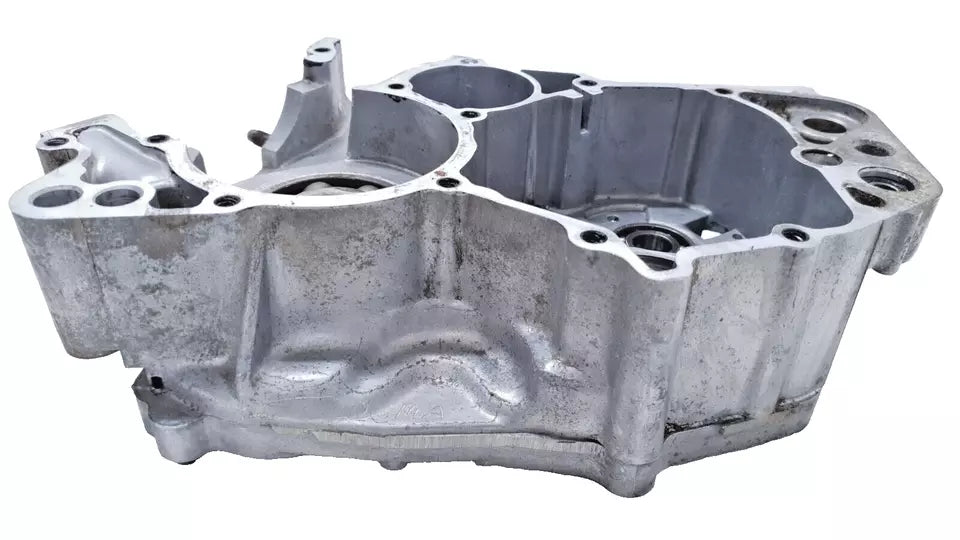 Carter moteur central droit Yamaha DT125R 1988 n°3 Réf : 10V-15121-02-00