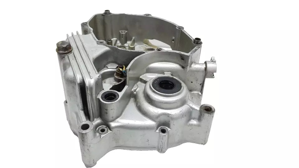 Carter moteur central gauche 1/2 Yamaha XT125R 2005 Réf : 5HH-E5150-01-00