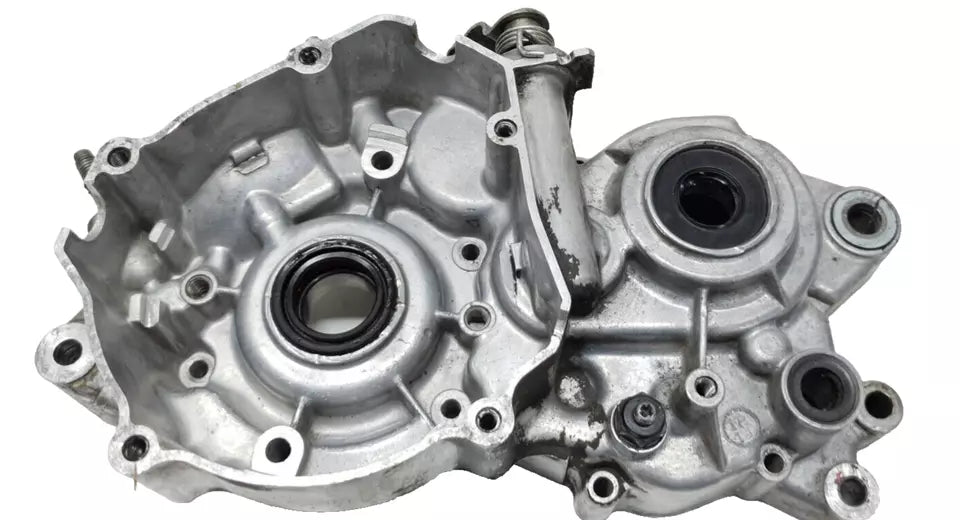 Carter moteur central gauche Yamaha DT125LC 1987 n°3 Réf : 10V-15111-01-00