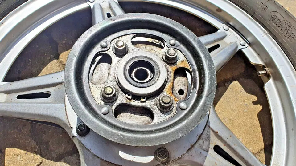 Roue arrière Honda CB125T 1978 n°2 Réf : 42701-399-003