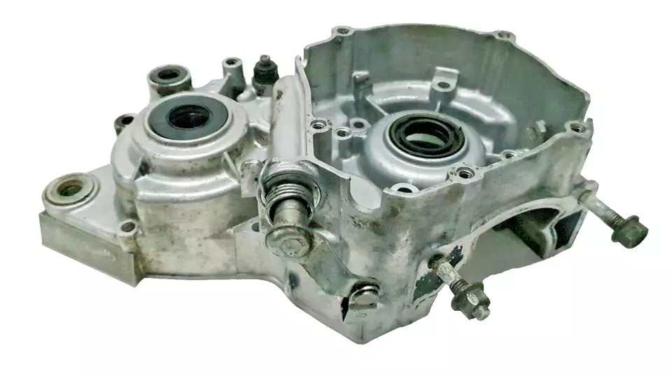 Carter moteur central gauche Yamaha DT125LC 1987 n°2 Réf : 10V-15111-01-00