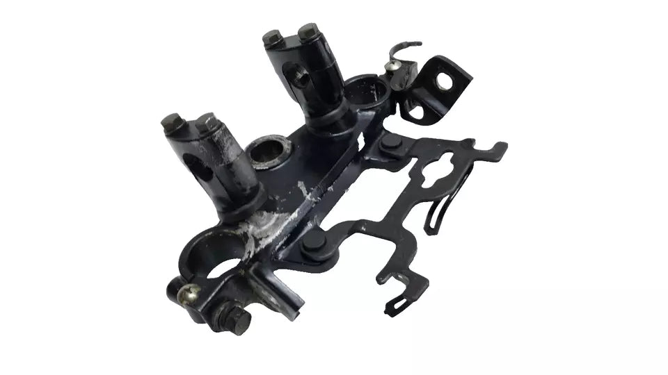 Té de fourche supérieur Suzuki 125 DR 1985 Réf : 51311-42A00-291