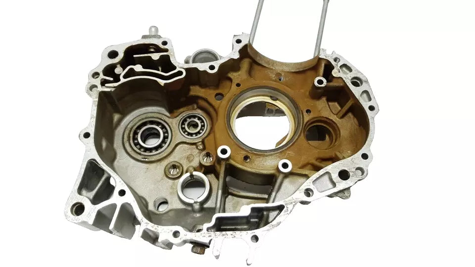 Carter moteur central gauche Honda CBF 125 2012 Réf : 11200-KWF-920