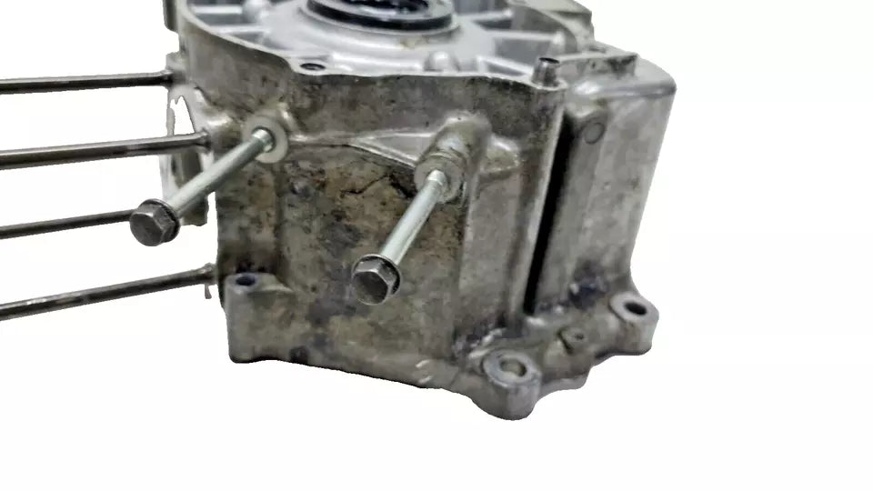 Carter moteur central G Honda CM 125 Custom 1987 Réf : 11200-KC2-000