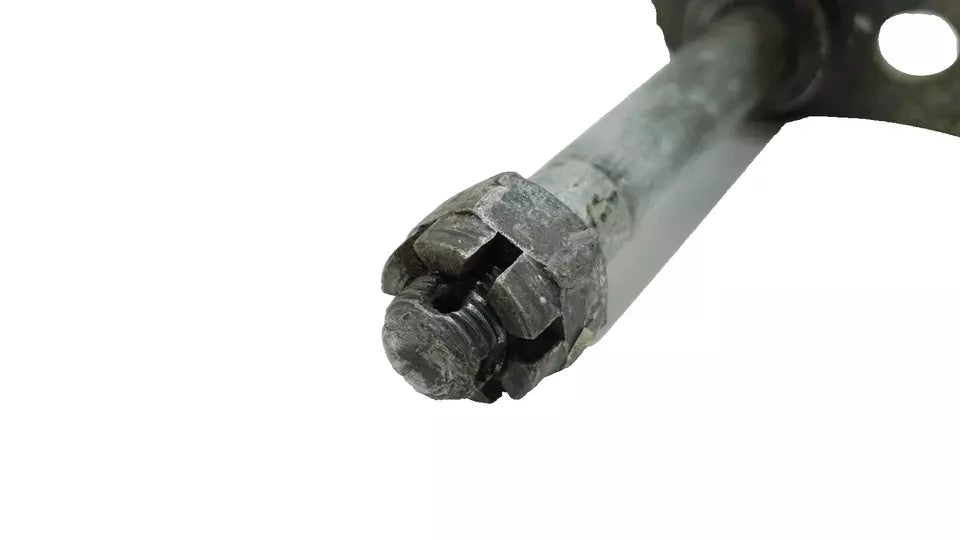 Axe de roue arrière Yamaha DT125LC 1987 n°8 Réf 37F-25381-00-00