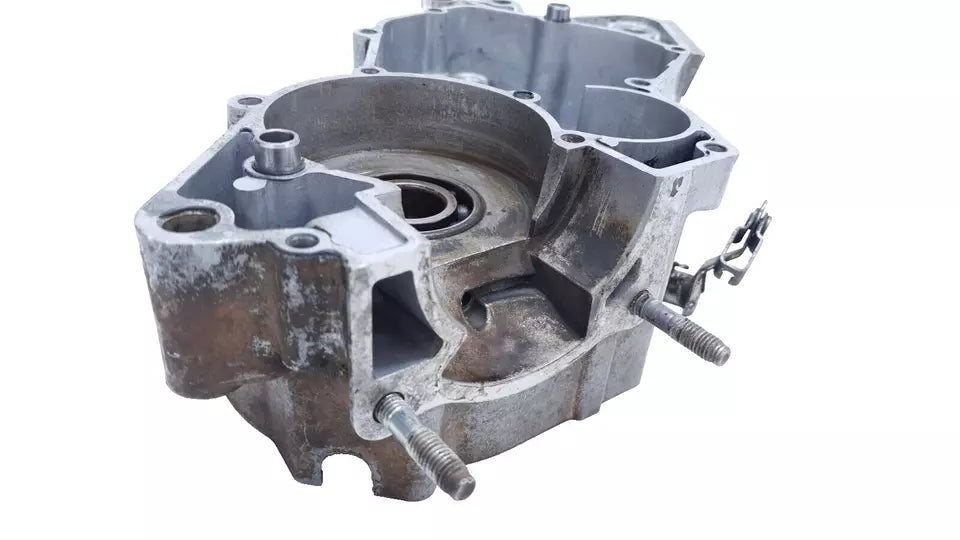 Carter moteur central gauche Yamaha DT125LC 1987 n°20 Réf : 10V-15111-01-00