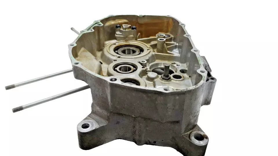 Carter moteur central droit Honda Varadero 125 2006 Réf : 11100-KGB-610