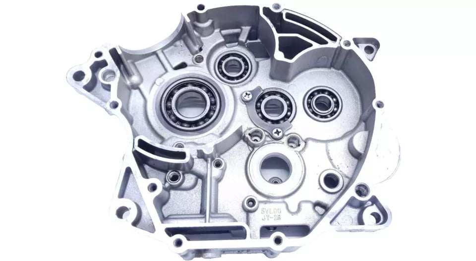 Carter moteur central droit Yamaha YBR 125 2009 n°2 Réf : 5VL-W1510-12