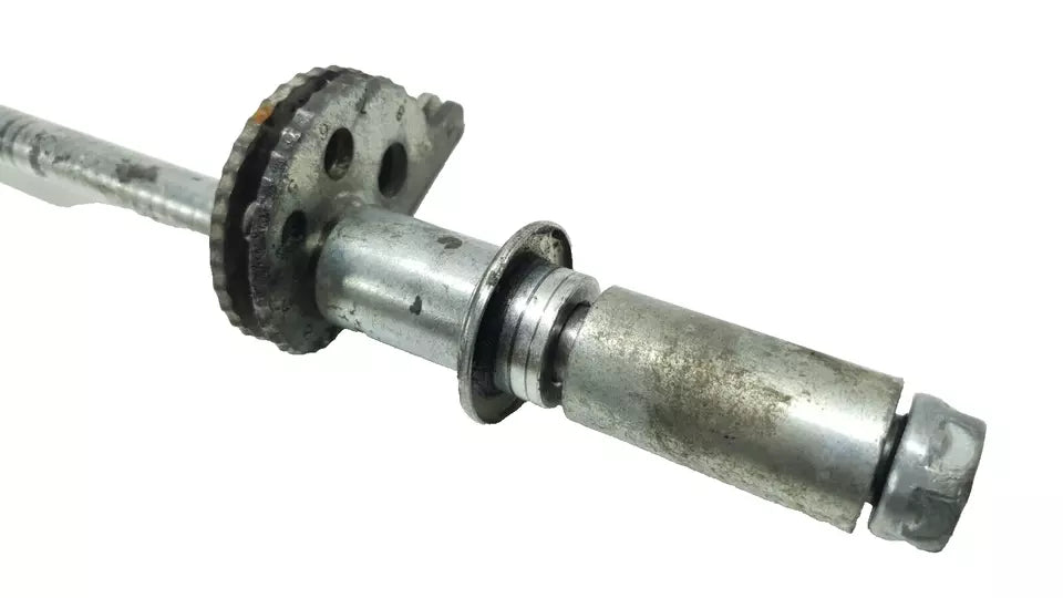 Axe de roue arrière Yamaha DT125LC 1987 n°11 Réf 37F-25381-00-00
