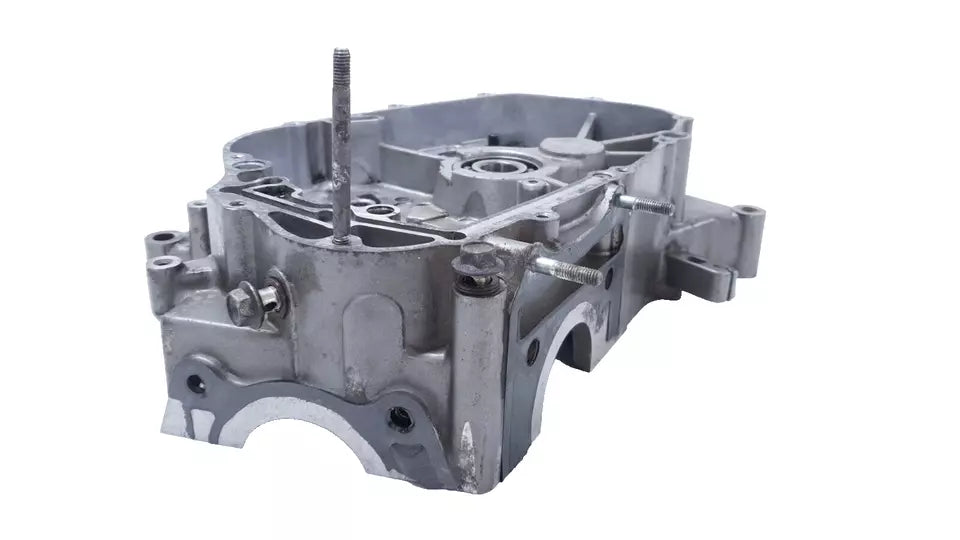 Carter moteur central droit Hyosung Comet GT 125 2005