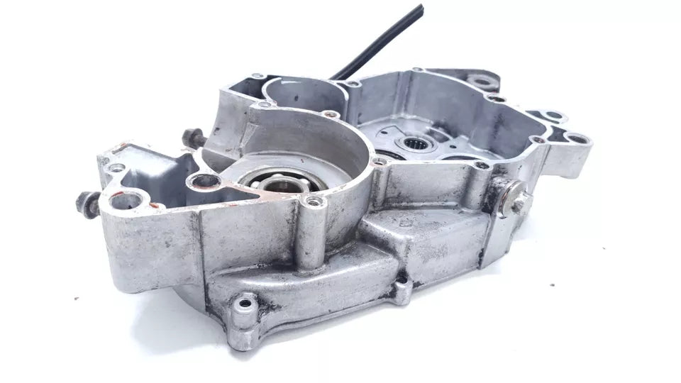 Carter moteur central droit Yamaha RDLC 125 1986 Réf : 10V-15121-02