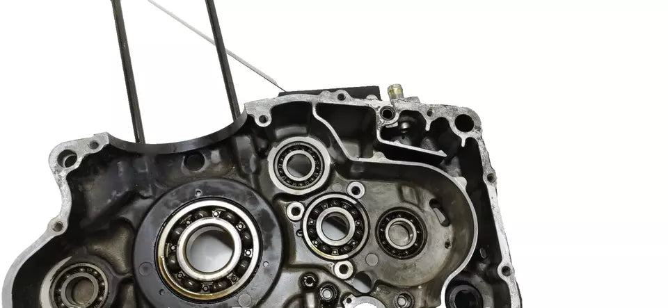 Carter central droit Suzuki 600 DR 1985-1989 Réf : 11300-14A05-000