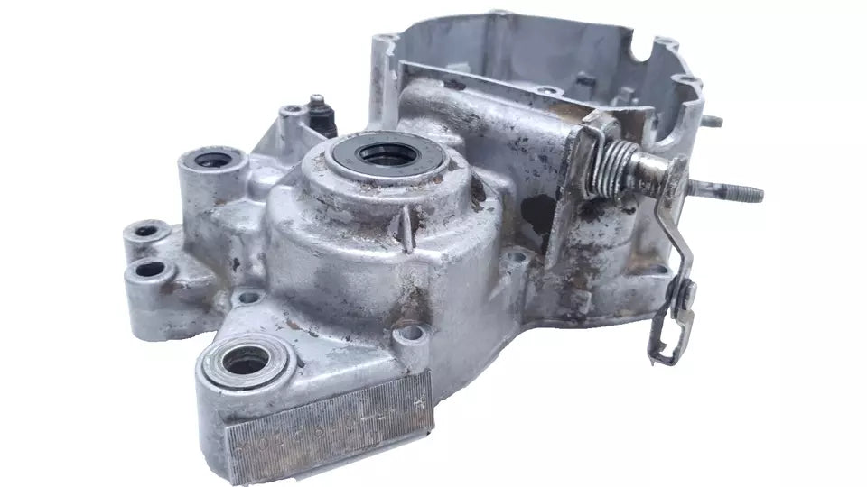 Carter moteur central gauche Yamaha DT125LC 1987 n°20 Réf : 10V-15111-01-00