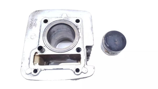 Cylindre & piston 54mm Yamaha YBR 125 2005 n°2 Réf : 5VL-E1310-00-00