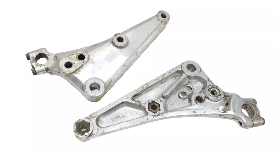 Support de reposes pieds Honda CB125T 1978 n°2 Réf : 50610-399-000