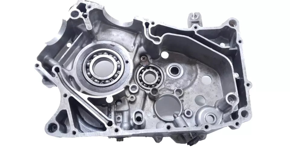 Carter moteur central droit Hyosung Comet GT 125 2005