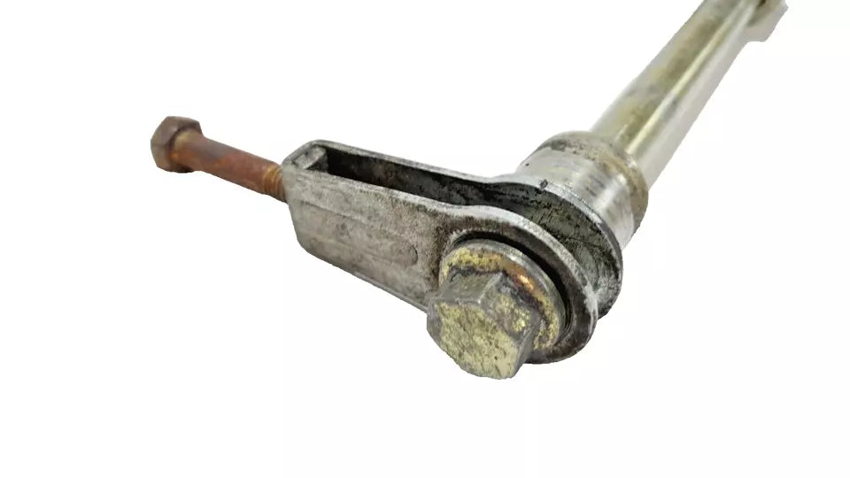 Axe de roue arrière Yamaha YBR 125 2006 Réf : 5VLF53810100