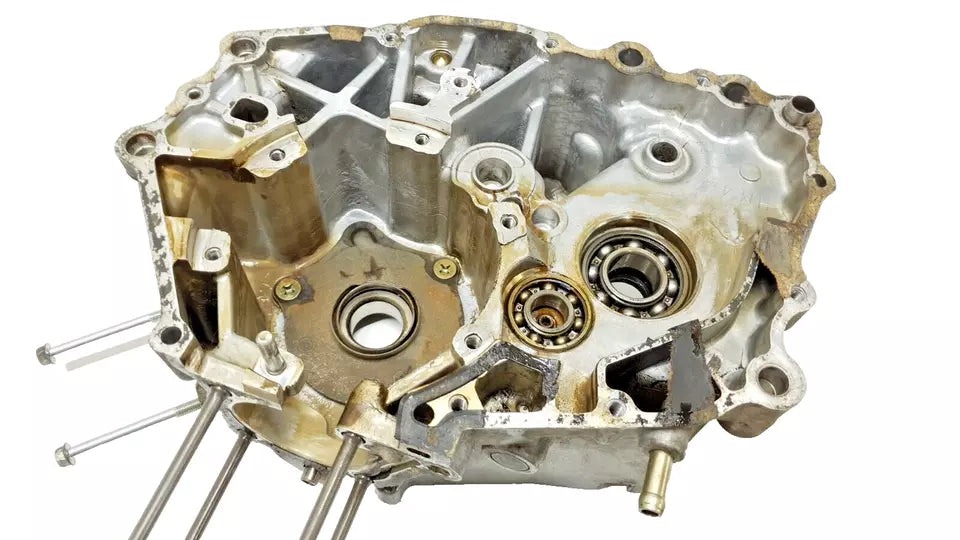 Carter moteur central G Honda CM 125 Custom 1986 Réf : 11200-KC2-000